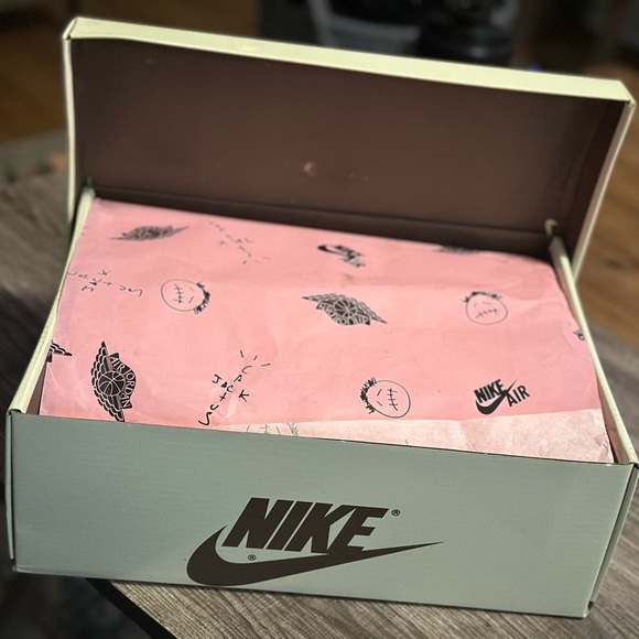 Brand new in box Travis Scott Air Jordan’s Low OG - Picture 3 of 4